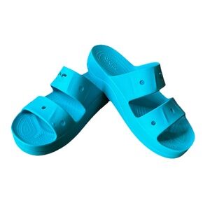Crocs women’s Baya Platform Slide Sandal in Digital Aqua. Size 10.